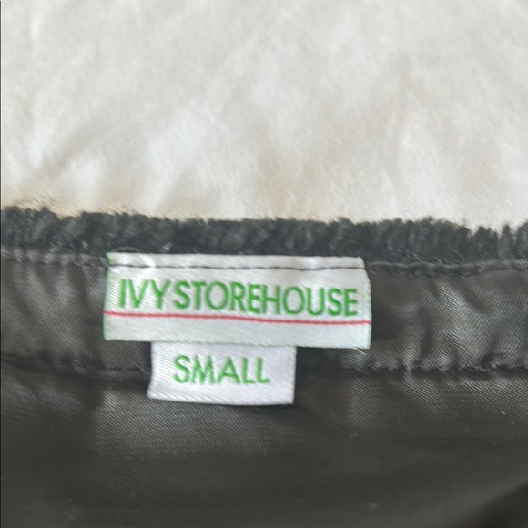 Chic Black Jacket with Pearl Accents - Picture 6 of 6